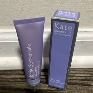 KATE SOMERVILLE
GOAT MILK MOISTURIZING CLEANSER

120ML